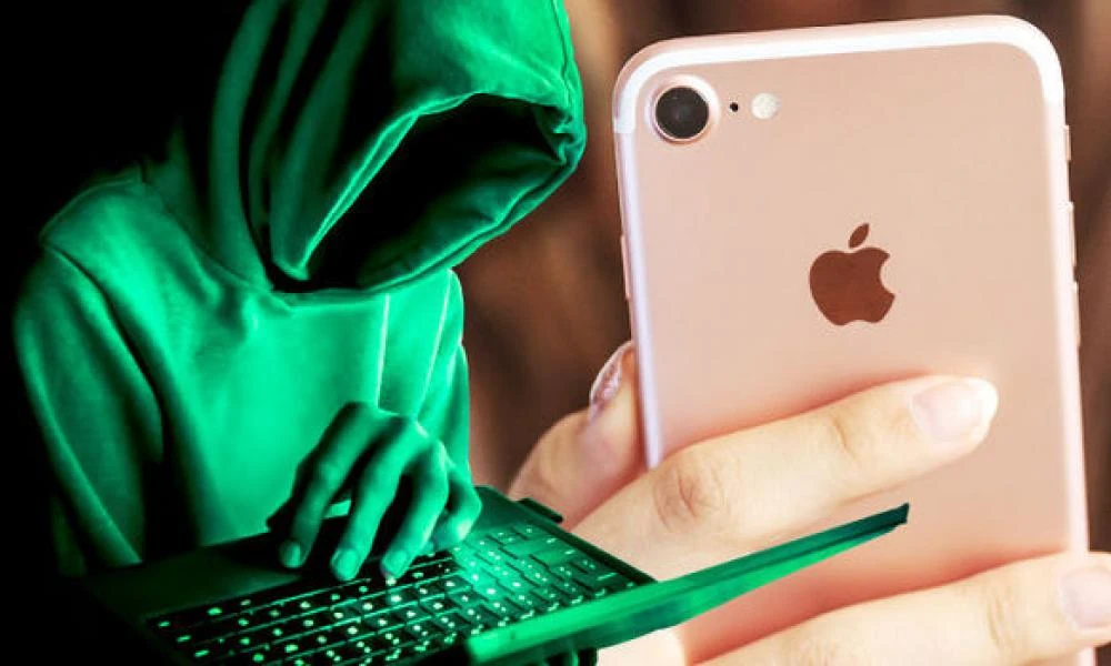 Μύκονος: Xάκαραν το Iphone 37χρονης και της απέσπασαν 1.264 ευρώ